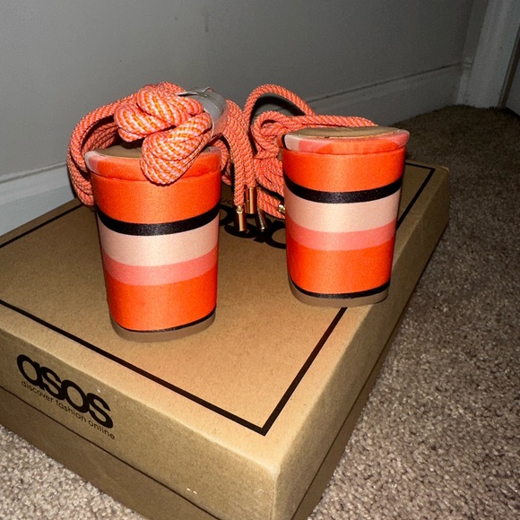 Strap up heels - Picture 4 of 6